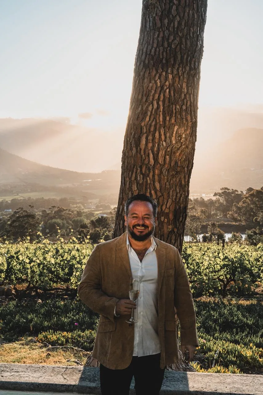 Mesa em La Petite Ferme com a paisagem de Franschhoek durante a primeira edição da WCE
