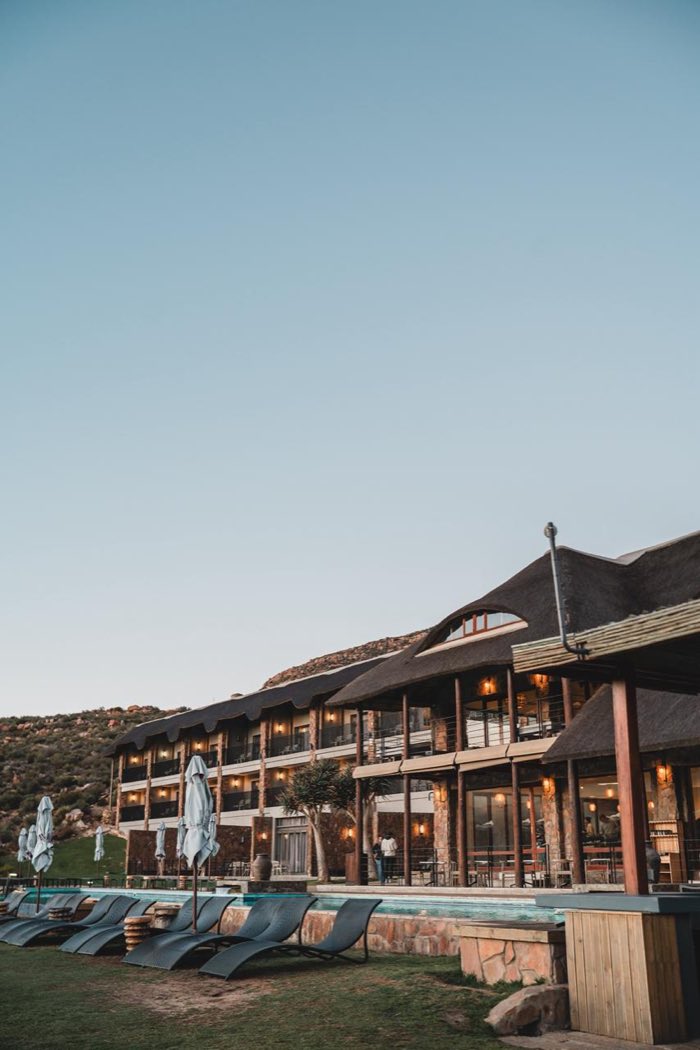 A hospitalidade como parte da narrativa de Klein Karoo e vida selvagem.